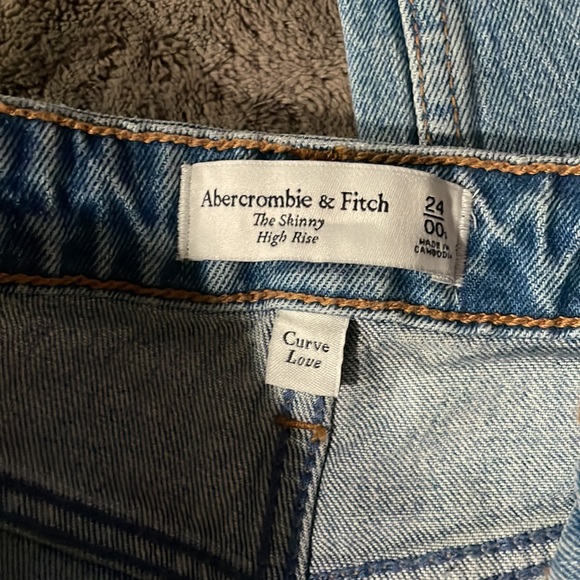 NWT Abercrombie Jeans high rise skinny 24short - Picture 5 of 5